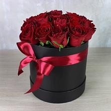 Цветочная композиция из Розы в шляпной коробке в Нариманове