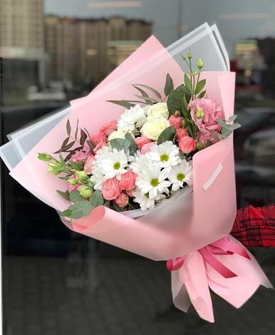Букет цветов из: Розы, Лизиантусы и Хризантемы в Нариманове
